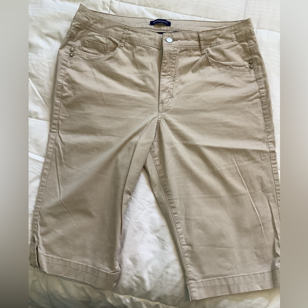Bandolino Tan Flat Front Shorts